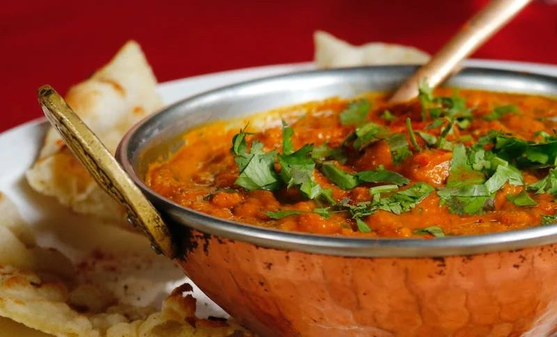 #Indianstreetfood, with its wide #variety of #tastes, #textures, and #scents that entice the senses, is a lively and essential aspect of the nation’s #culinaryculture
#Top10IndianFood #IndianCuisine 

Examine the #top10 #Indian #streetfoods!

indiaobservers.com/top-indian-str…