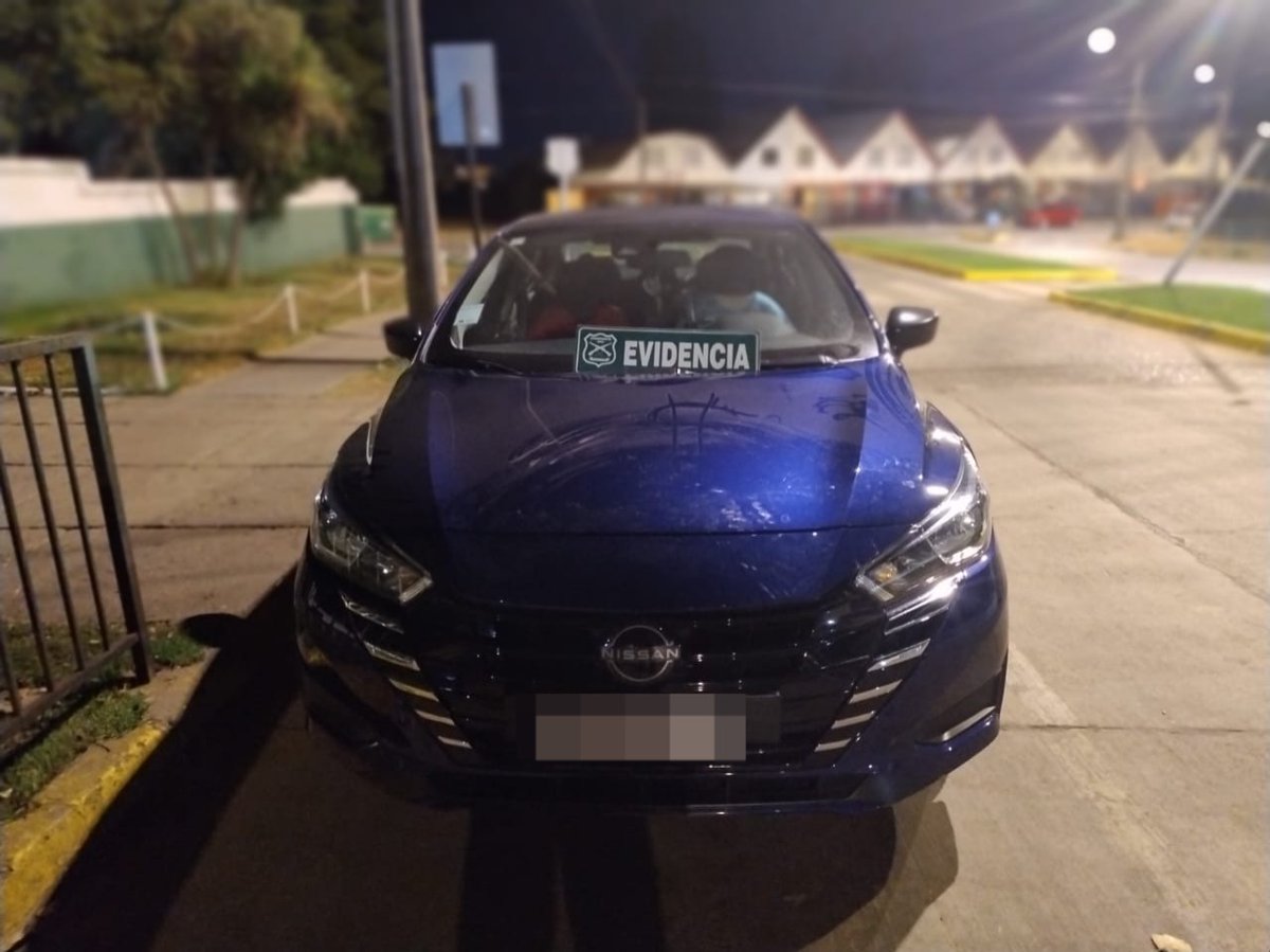 #ViñadelMar: Un auto recuperado y dos adolescentes de 16 y 17 años detenidos por Carabineros de #GómezCarreño tras robo con intimidación que afectó anoche a un conductor de aplicación móvil en #Quilpué. Hoy pasarán a control de detención. #OrdenyPatria