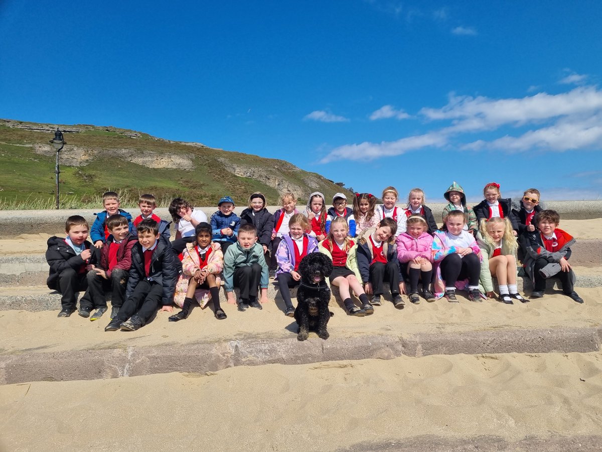 Gorffen wythnos tu allan ar lan y mor. Ending outdoor week with a trip to the beach @_OLW_