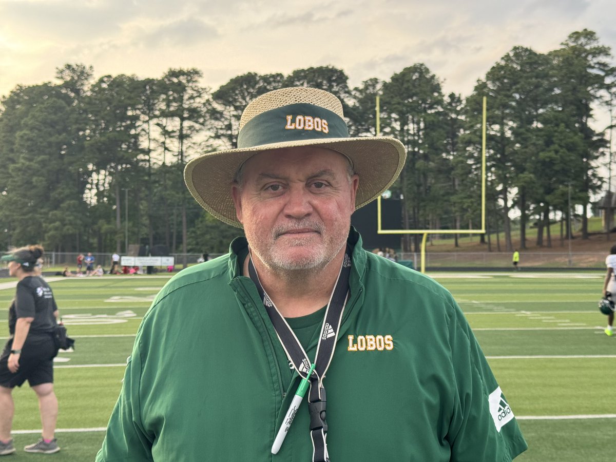 Longview’s Coach King enters his 21st season as HC for the Lobos❗️ • 2004: 12-1 • 2005: 10–1 • 2006: 9-3 • 2007: 12-2 • 2008: 13-3 • 2009: 14-2 • 2010: 10-5 • 2011: 11-2 • 2012: 9-4 • 2013: 11-2 • 2014: 9-3 • 2015: 11-3 • 2016: 8-3 • 2017: 13-2 • 2018: 16-0 •…