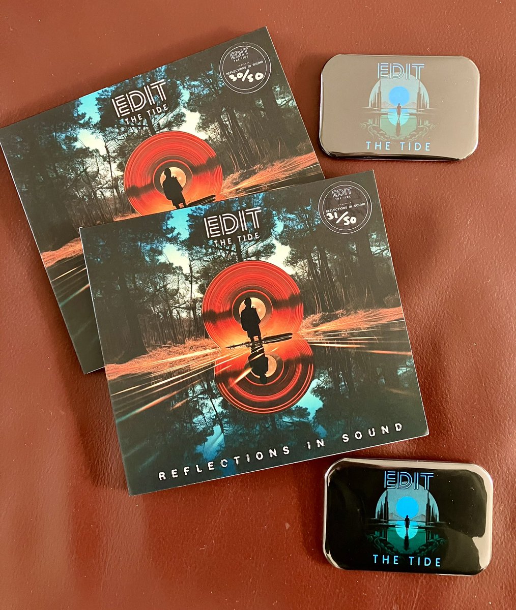 Hey, @darealKent, look what the postie brought us! The splendid new EP from @EditTheTideBand. And a snazzy badge each, too. How about we meet up @WildFireFestUK, I'll exchange one of yours for beer, and we can watch them tear it up live? 🤔😉😎🤘
