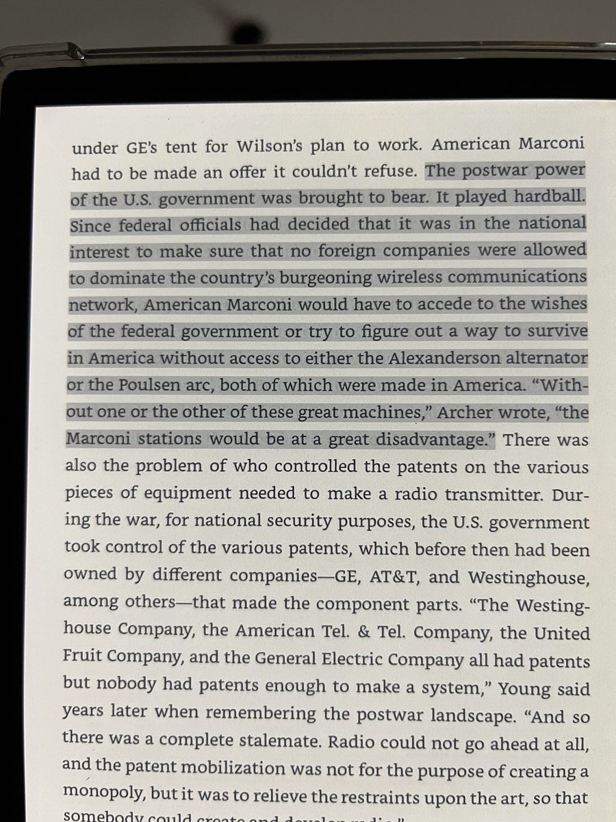 Amid today's battles over export controls, semiconductor tech, and 5G, it's fun to read about Washington strongarming firms to keep radio technology in US hands--and away from the UK--in 1919. From Power Failure, @WilliamCohan's excellent history of General Electric.