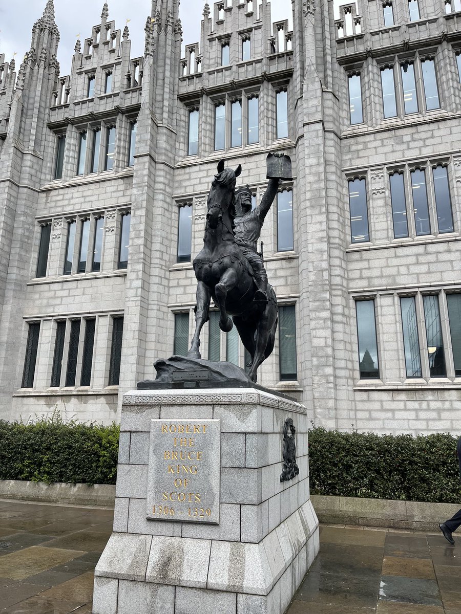 Marischal College and Robert the Bruce #Aberdeen