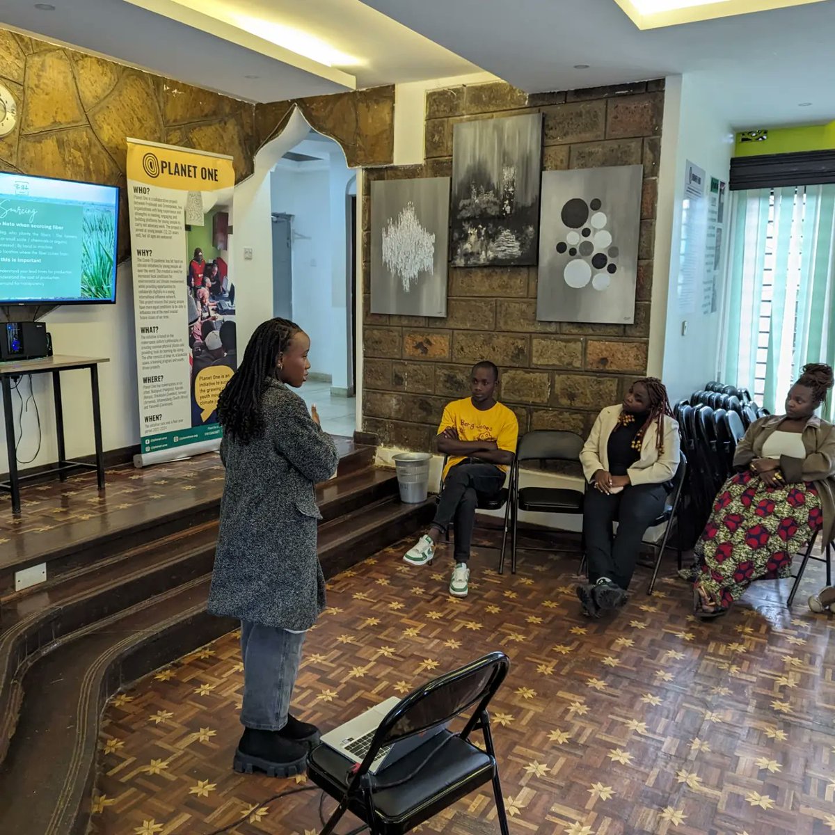 The Youth in Fashion Career Café happened today🥳👗

Amazing young people shared their journey in #SustainableFashion  branding and best practices. The end goal was: 
1 Leverage opportunies in the sustainable fashion. 
2 Find ways to collectively build a circular fashion system.