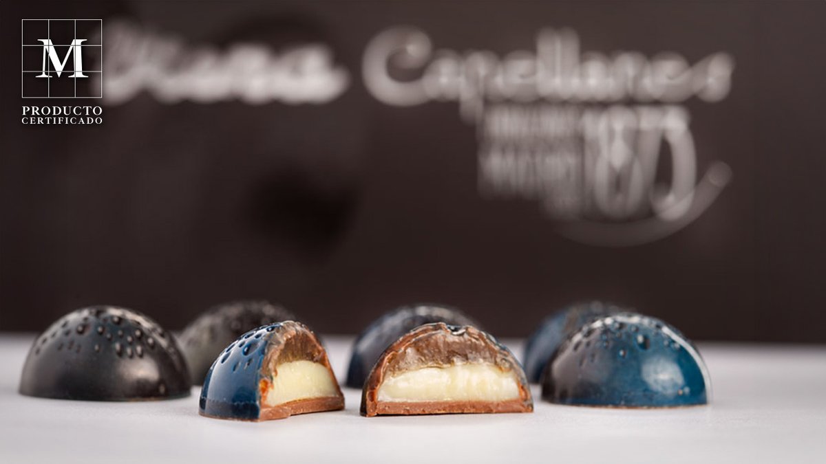 ¡Una noticia #Bombón!💥😋

@VienaCapellanes lanza “Un gallego en la Luna 🌔”, el bombón ganador de #CHOCOMAD2023

Un bombón artesano con ganache de #chocolate blanco y #orujogallego, encamisado en chocolate con leche🍬🍫

bit.ly/3xuHNnE

#ProductodeMadrid
#BombónArtesano