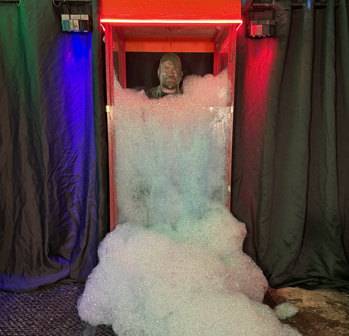 InGunge's tweet image. Testing the new foam filling SupaSlima gunge tank at @messyworldguys 💦 Customs are now available with this contraption at @LiquidXtv DM me for more info or hit the link in my Bio and chose Zane! IT’S VERY VERY MESSY… #gunge #gunging #gunged #gungetank #gungedguy #slimed #slime