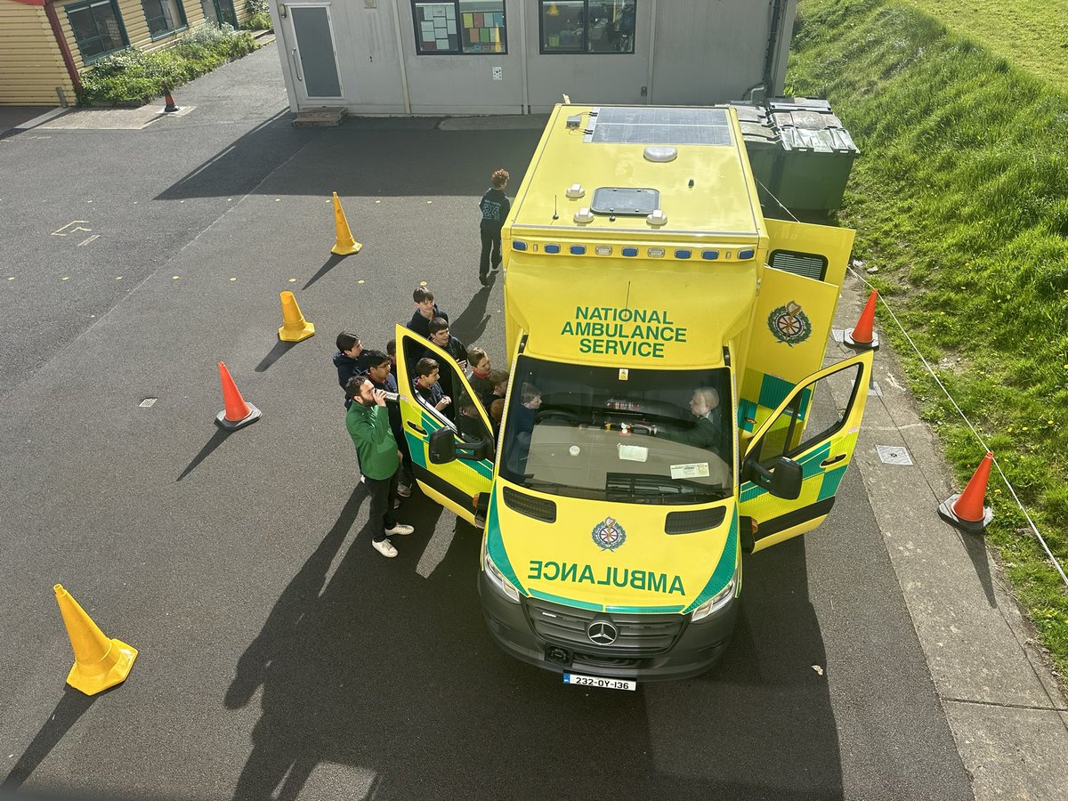 Some of our Crew visited one of the local schools today in Swords. The 6, 6th Classes absorbed loads of knowledge from our Team (Dave/Frank/Brian/Greg). All the basis skills were covered: 📱How to Call an Ambulance ⛑️Bleeding Control ⛑️Burns ⛑️CPR/Chocking Demo