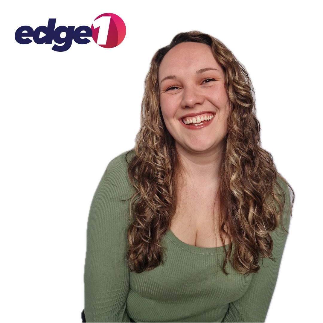livcowle's tweet photo. 🚨 Some really fun news…

As of Monday I’ll be taking over mid-mornings EVERY DAY on @Edge1edinburgh, bringing you the biggest hits from 10 till 2! 🏴󠁧󠁢󠁳󠁣󠁴󠁿 📻 

Local radio has such a special place in my heart, I’m absolutely buzzing to get started with my own show. Let’s go!! 🎉 🎙️ https://t.co/pB8qI4yV49