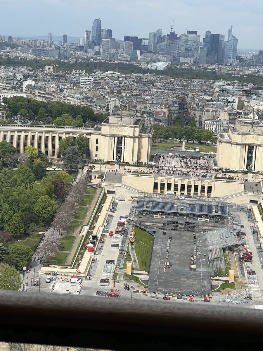 ScienceTech's tweet image. Take a look at the view from an area of the second level for the Eiffel tower.