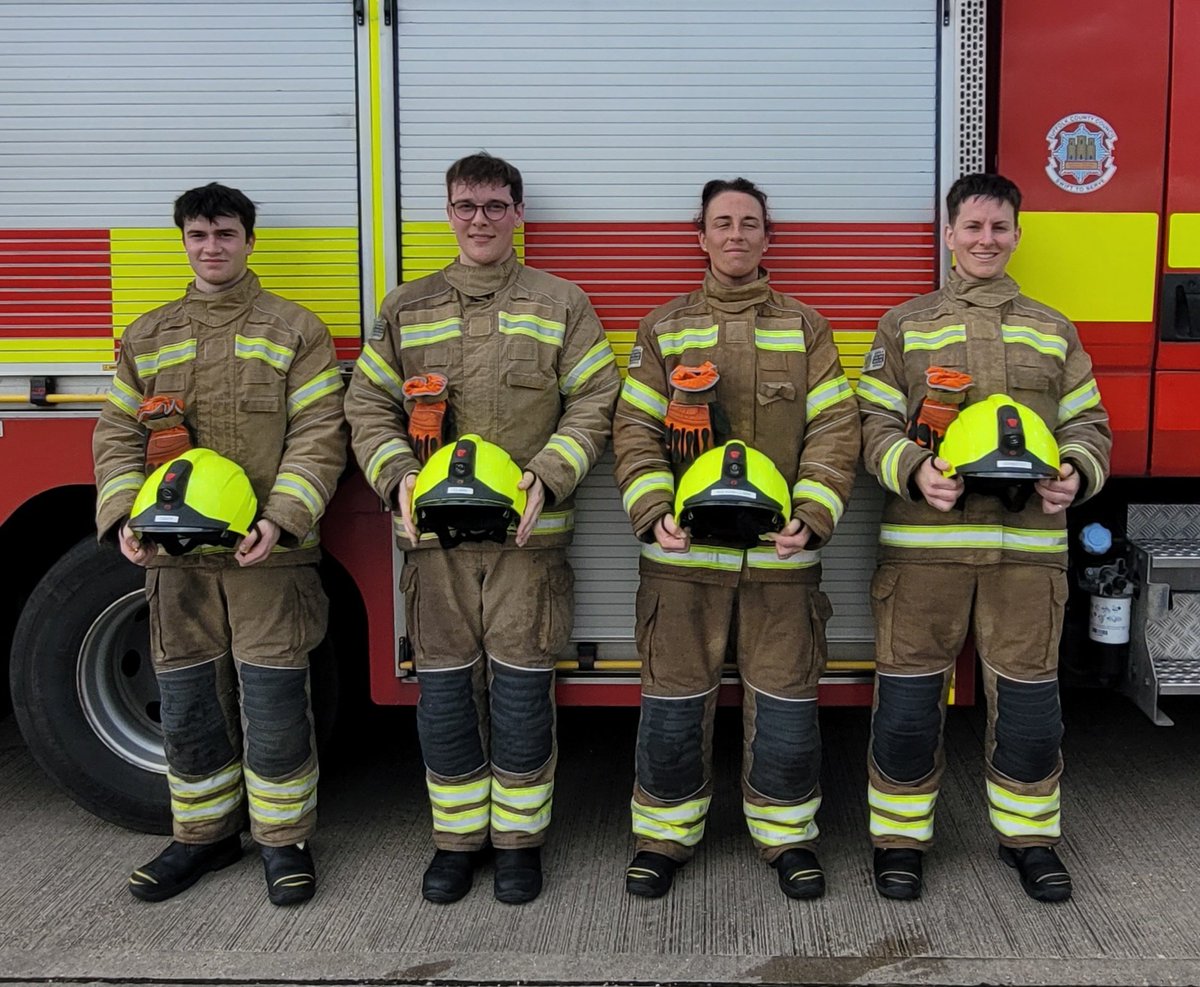 Welcome to our new On Call firefighters who have successfully completed their initial firefighter course to begin their career with us📟🚒 They will now join their crews across Suffolk helping to protect their communities Congratulations to you all and welcome to #teamsuffolkfire
