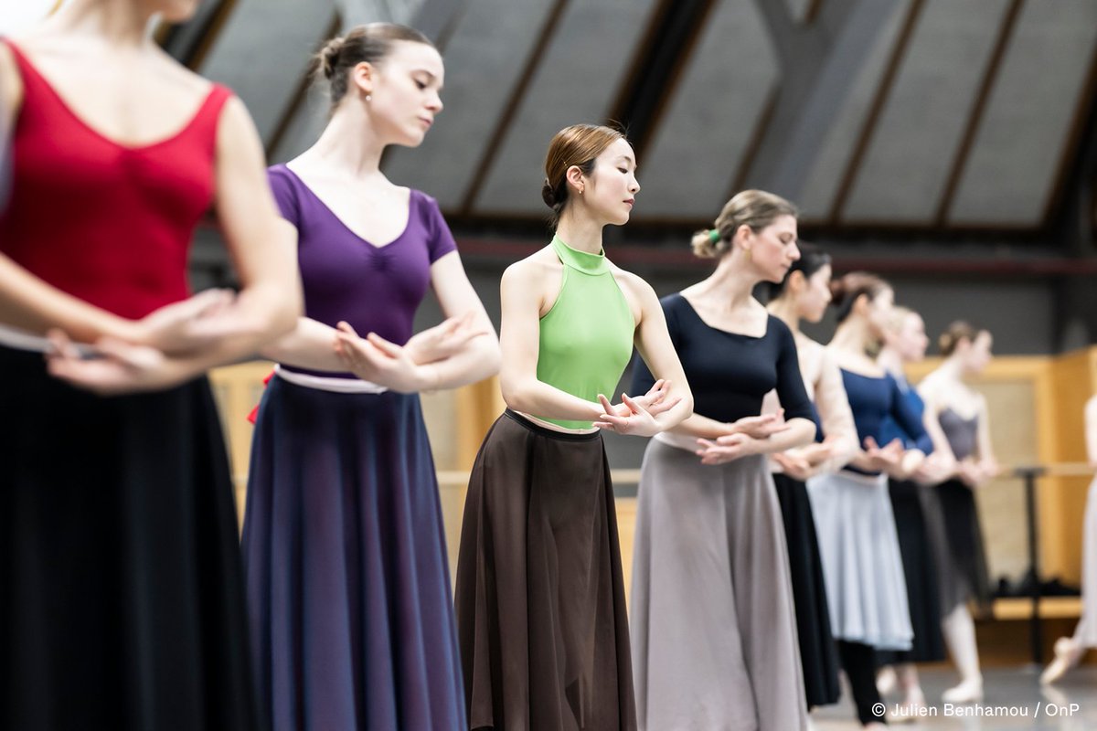 #Giselle Les répétitions continuent pour le ballet de Jean Coralli et Jules Perrot. 🩰 Une œuvre envoûtante à l'affiche du Palais Garnier dès ce 02 mai : bit.ly/46NxY1r