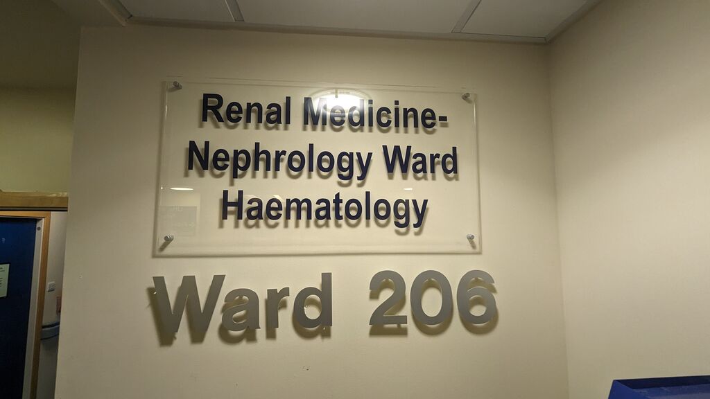 Kidney Care UK @kidneycareuk.bsky.social (@kidneycareuk) on Twitter photo 🤝 Thanks to <a href="/Miles4Lothian/">Miles Briggs MSP</a> MSP for coming to visit the renal unit at <a href="/RIE_Lothian/">Royal Infirmary of Edinburgh</a> in <a href="/NHS_Lothian/">NHS Lothian</a> today. We had many discussions with renal social workers & nurses about the current barriers to appropriate kidney care and how we can work together to help change this narrative. 🤝 Thanks to <a href="/Miles4Lothian/">Miles Briggs MSP</a> MSP for coming to visit the renal unit at <a href="/RIE_Lothian/">Royal Infirmary of Edinburgh</a> in <a href="/NHS_Lothian/">NHS Lothian</a> today. We had many discussions with renal social workers & nurses about the current barriers to appropriate kidney care and how we can work together to help change this narrative.