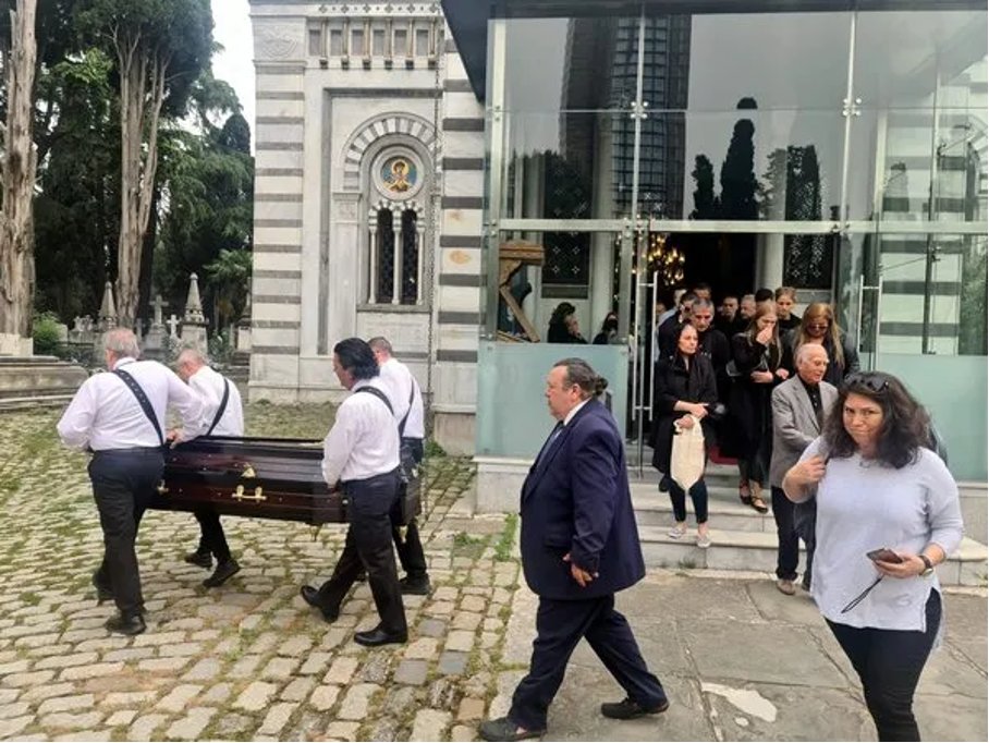 İnci Pastanesi’nin 84 yaşındaki varisi Elsa Zgoridis İspanya’da hayatını kaybetti. Zgoridis, vasiyeti üzerine İspanya’dan İstanbul’a getirilerek Şişli Rum Ortadoks Mezarlığı’nda son yolculuğuna uğurlandı.