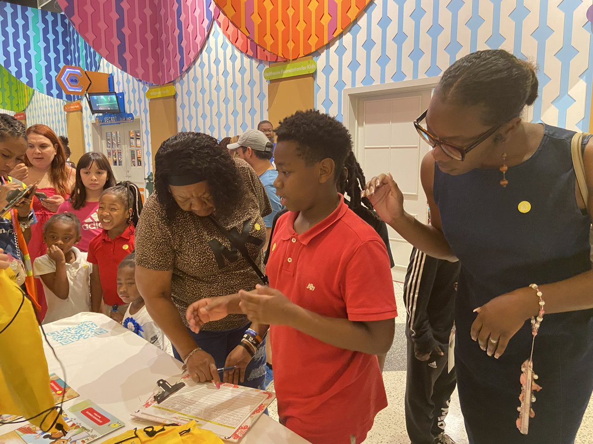 Kashmere Gardens Fine Arts Magnet ES (@kgesfinearts) on Twitter photo Our parents and scholars enjoyed their night at the Children’s Museum!!!! <a href="/marques_collins/">Marques Collins</a> <a href="/cmhouston/">Children's Museum Houston</a> Our parents and scholars enjoyed their night at the Children’s Museum!!!! <a href="/marques_collins/">Marques Collins</a> <a href="/cmhouston/">Children's Museum Houston</a>