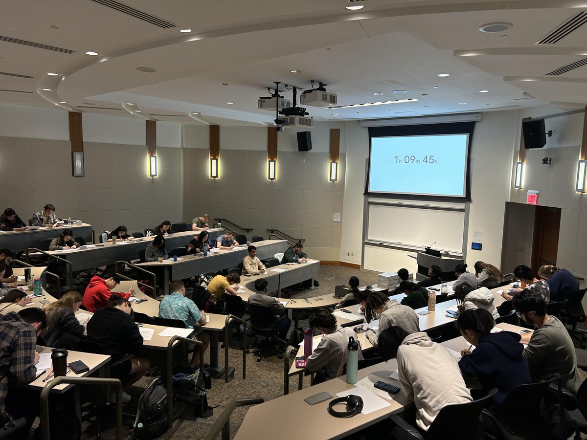 Tick tock, tick tock! 🕒 The 2024 Genomics Class @WashUGenetics is in its final countdown! Let's smash those finals like true Genomics Gurus! 💥📚 #Genomics #Genetics #STEM