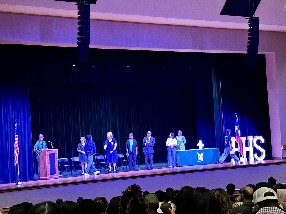 Many of our Ellison Eagle student- athletes are recipients of the Ellison High School Academic Achievement Award. Great accomplishment by our Eagles & Lady Eagles as they go above and beyond in the classroom. 🦅 📚 📖🎒 @KilleenISD_