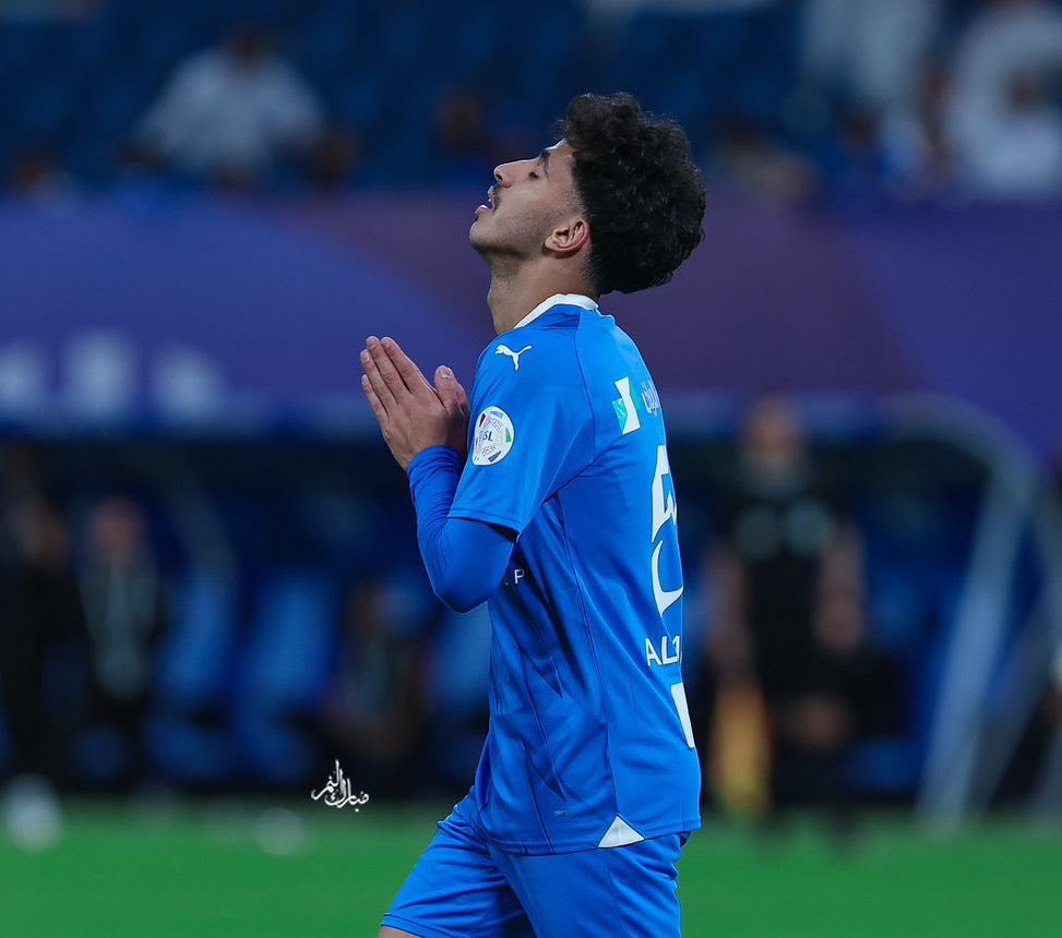 محمد القحطاني يستاهل اساسي على حساب السيئ ميشايل #الهلال_الفتح