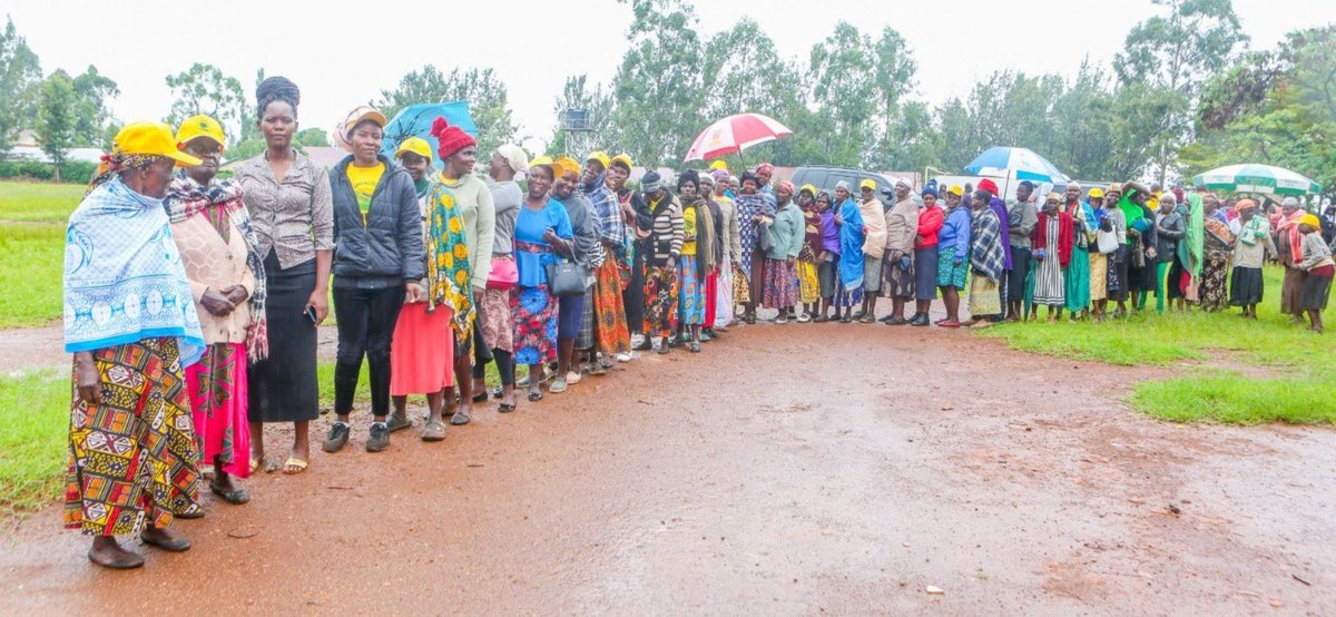 Despite the rain, Homabay residents courageously turn out to vote in the UDA grassroots elections. #UDAGrassrootPoll