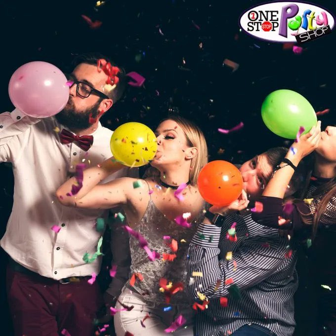 Who’s celebrating something special this weekend? Tag them into this post!!! #FridayFun #BalloonsAreFun #BalloonDecorations #EventIdeas #LoveLeam #Leamington #Warwick #PartyIdeas #NearlyTheWeekend #Rugby #Party #VenueDecorations #Balloons