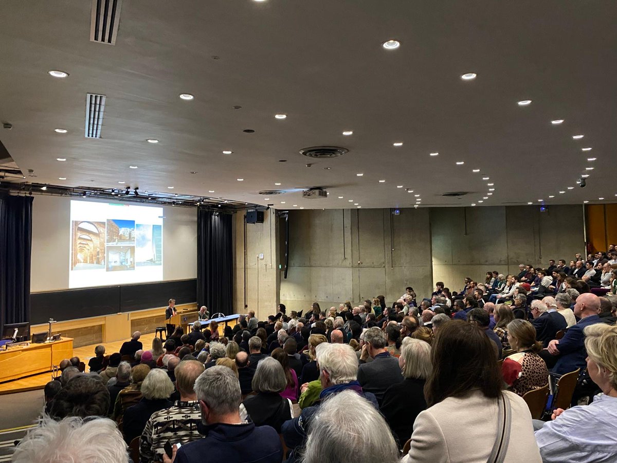 Thanks to all who joined us last night for a lovely evening at the inaugural #NiallMcCulloughLecture delivered by Rafael Moneo. Thanks to the RIAI, Dept. of Foreign Affairs, and the Dept. of History Art & Architecture, TCD. #niallmcculloughlecture #mcculloughmulvinarchitects