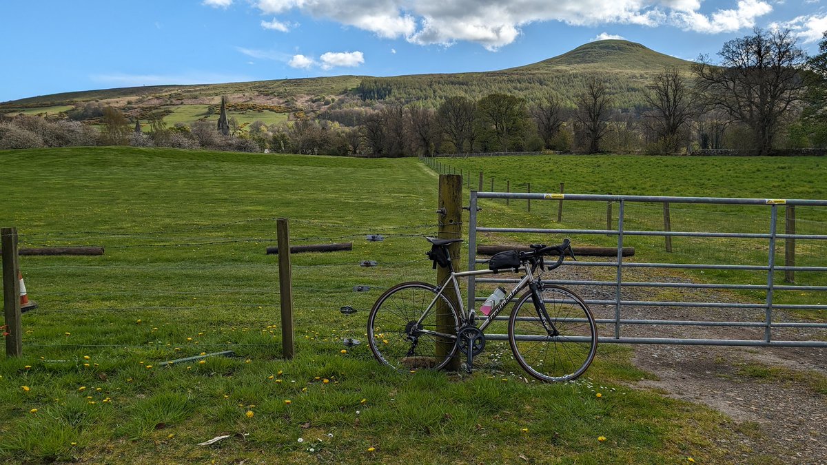 Sunny 39 miles around the Kingdom 🚴🚴😎😎 #OutAndAboutScotland