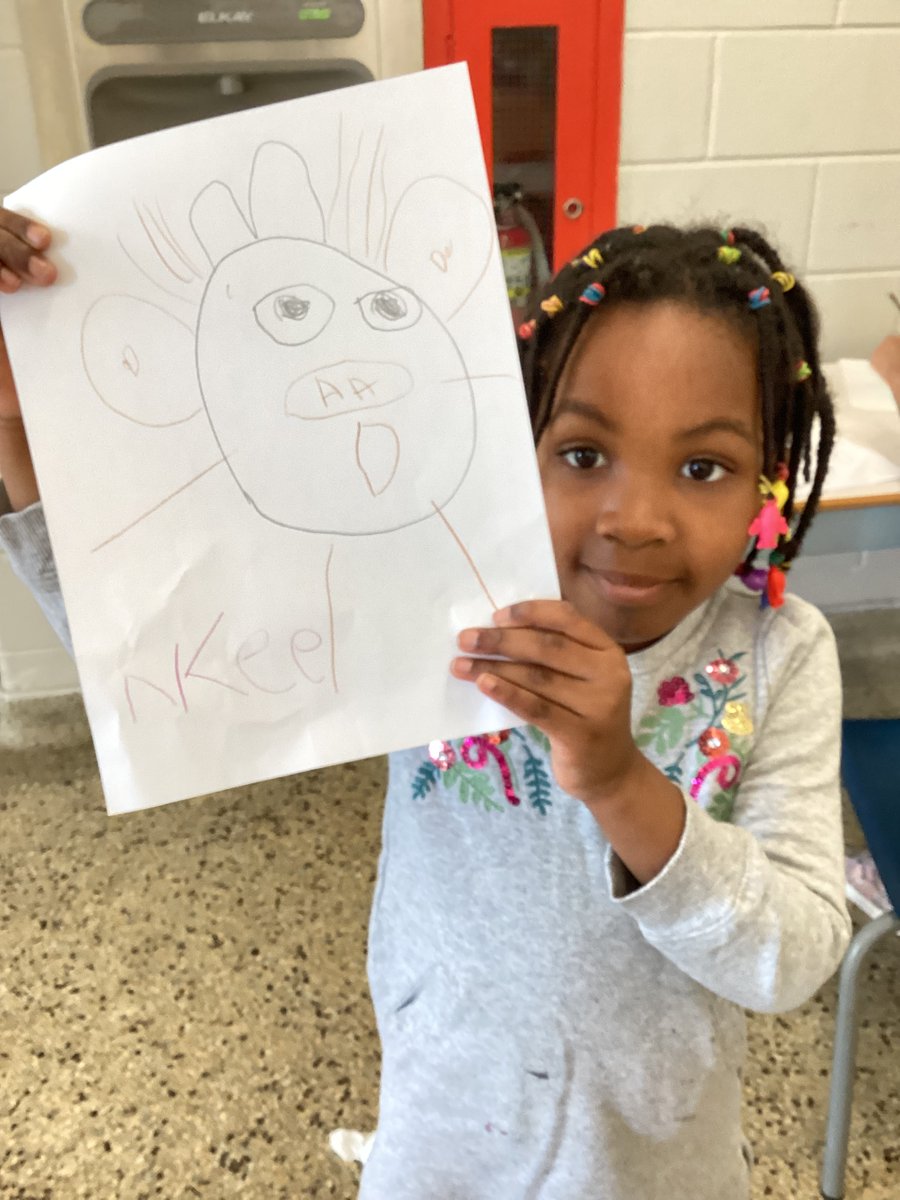 ElmridgeSap's tweet photo. DRAW WHAT YOU SEE?

A few friends took the time to draw what they saw of themselves in the reflection of the mirror. This gave them a chance to look closely at all the beautiful features of their face and notice the positive differences between other friends\or siblings. https://t.co/QPn9JGfF2t