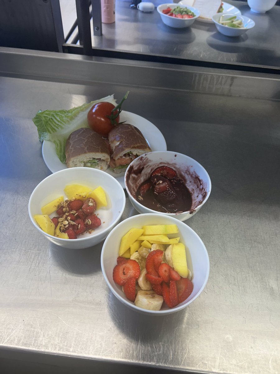 Our #TeamHaringey6 #Level1 #HealthAndSocialCare students made healthy snacks in the #H6 kitchen as part of one of their Units. #LooksYum #MoreThanACollege #H6Experience