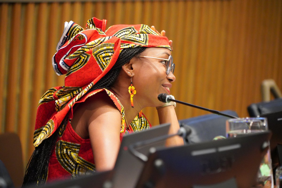 Traditional green finance models don't fully support #IndigenousPeoples' self-determination. Partnering with Indigenous Peoples is key to addressing global challenges like climate change and biodiversity loss. Learn more in @hindououmar's study: ➡️tinyurl.com/2k6u8s2d