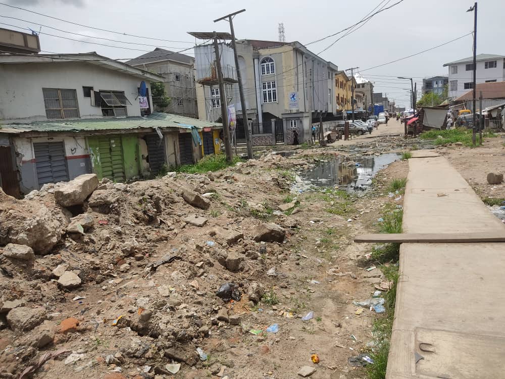 ATTENTION!! Dear Gov @jidesanwoolu, This is the current state of Coates Street, Herbert Macaulay Way Oyingbo in Ebute Metta Lagos State. This road was under construction in 2023 but was abandoned. The neglect of this road has caused untold hardship to residents and commuters…
