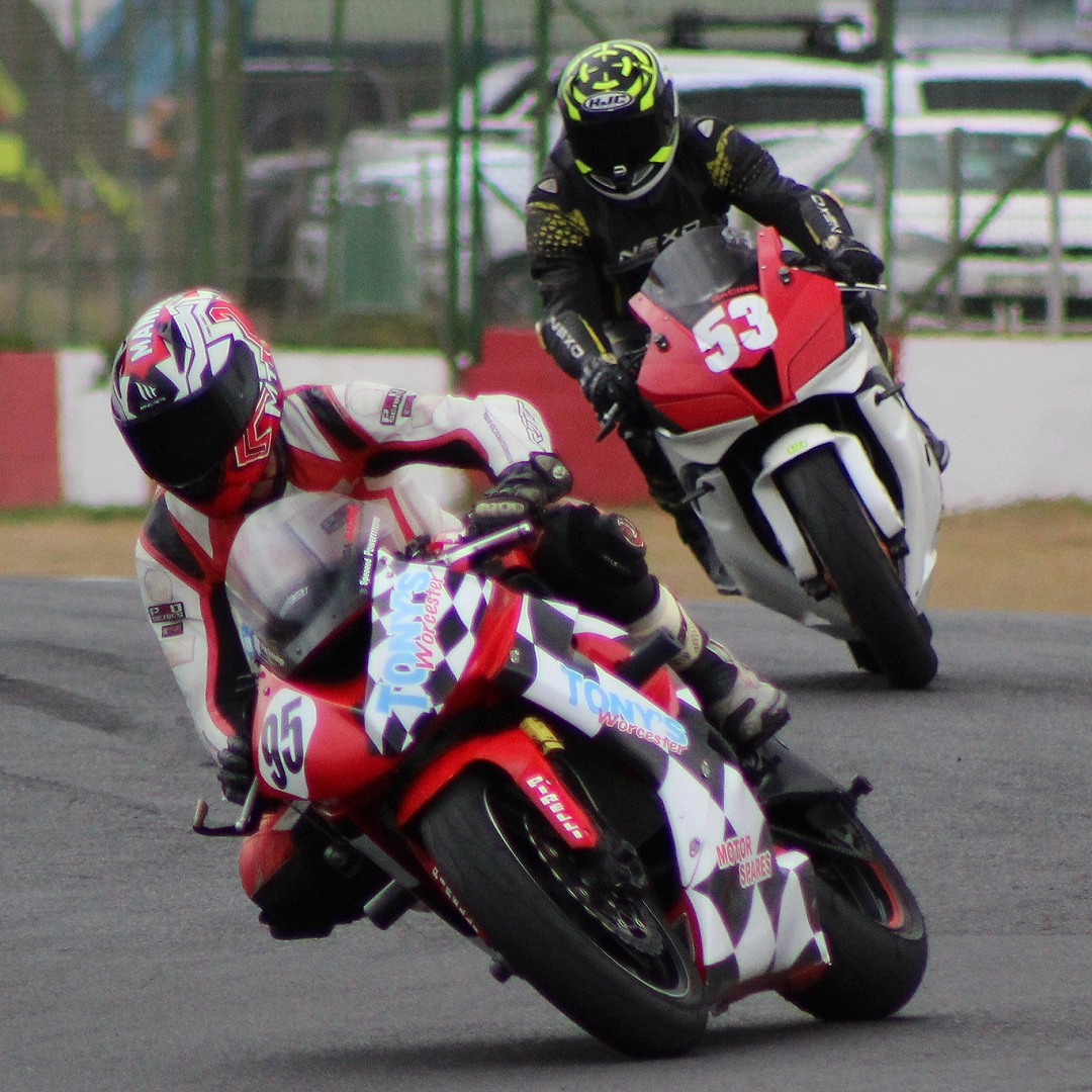 The MGA Racing Clubman, Classic and Breakfast Run category at Round 3 of the Power Series presented by Lime Property Management in association with Smile 90.4 FM on Saturday 27 April sees Wayne Gresse on the Tony’s Motor Spares ZX-10R taking on JP Schermers’ Bad Bee CBR1000RR.