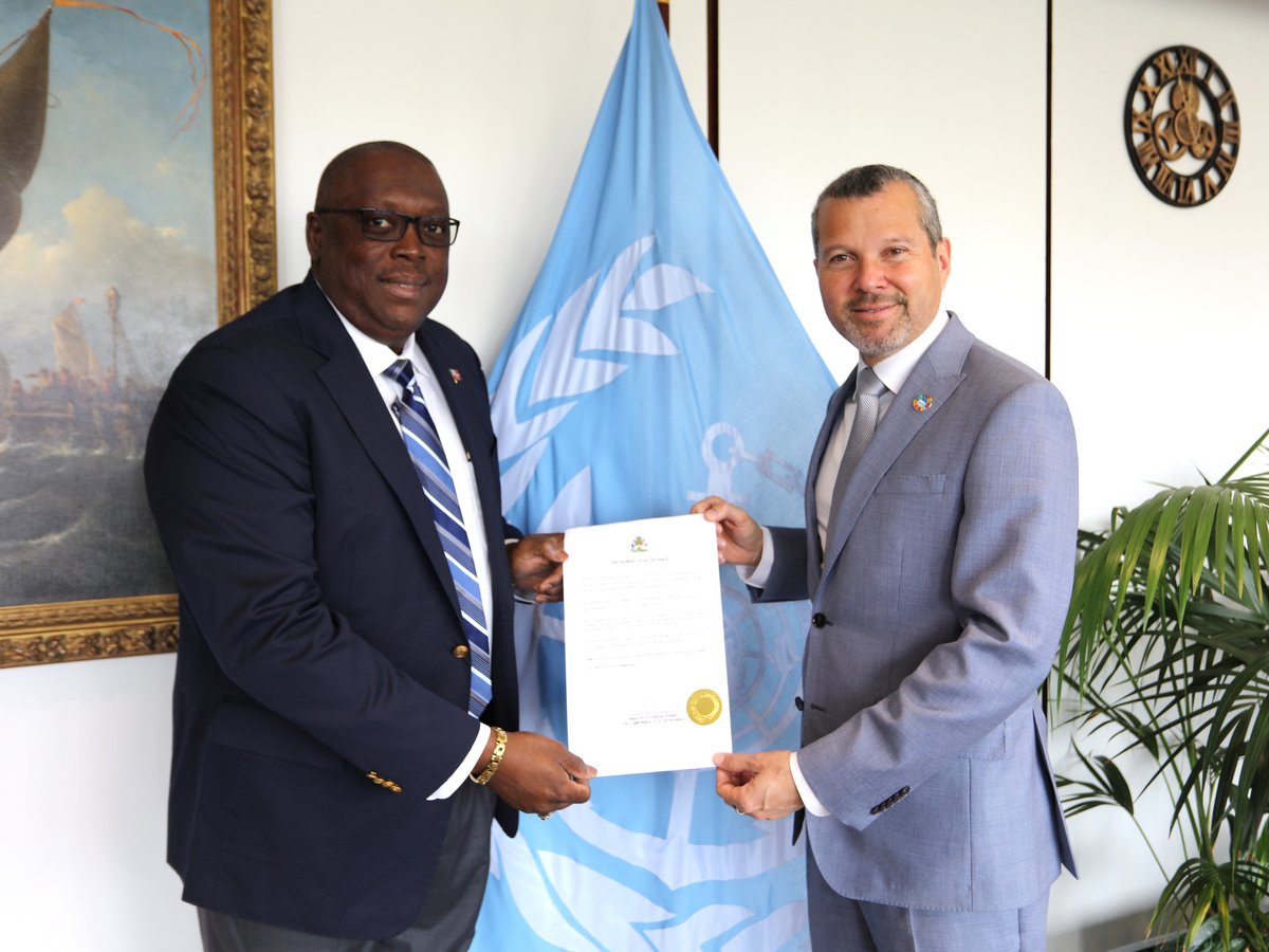 H.E. Paul A.O. Rolle Ambassador and Permanent Representative of The Commonwealth of The Bahamas to the International Maritime Organization, presenting Instruments of Acceptance of the amendments to the IMO Convention to IMO Secretary-General H.E. Arsenio Dominguez.