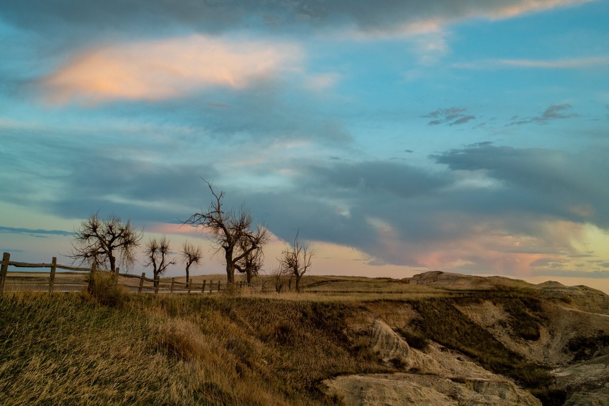 Good morning happy Friday. Fading light in South Dakota . Sooc #roadTrip #x100VI #fujifilm_xseries #fujifilm