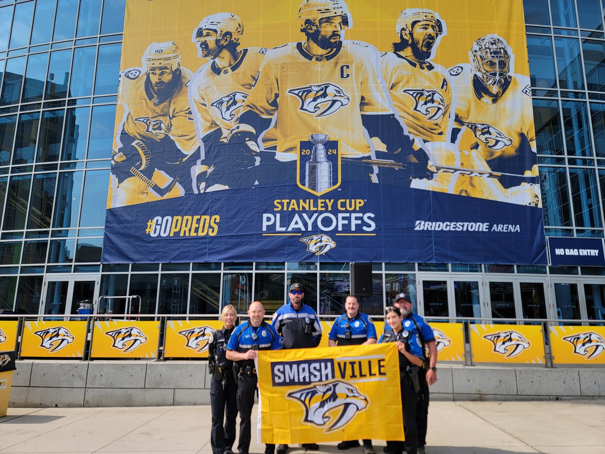 Our downtown officers are proud to be part of the Smashville EXCITEMENT as the @PredsNHL take on Vancouver tonight @BrdgstoneArena in Game 3 of the @NHL Playoffs. We'll have a number of officers around the arena tonight to help fans get to the game safely. Please arrive early!!