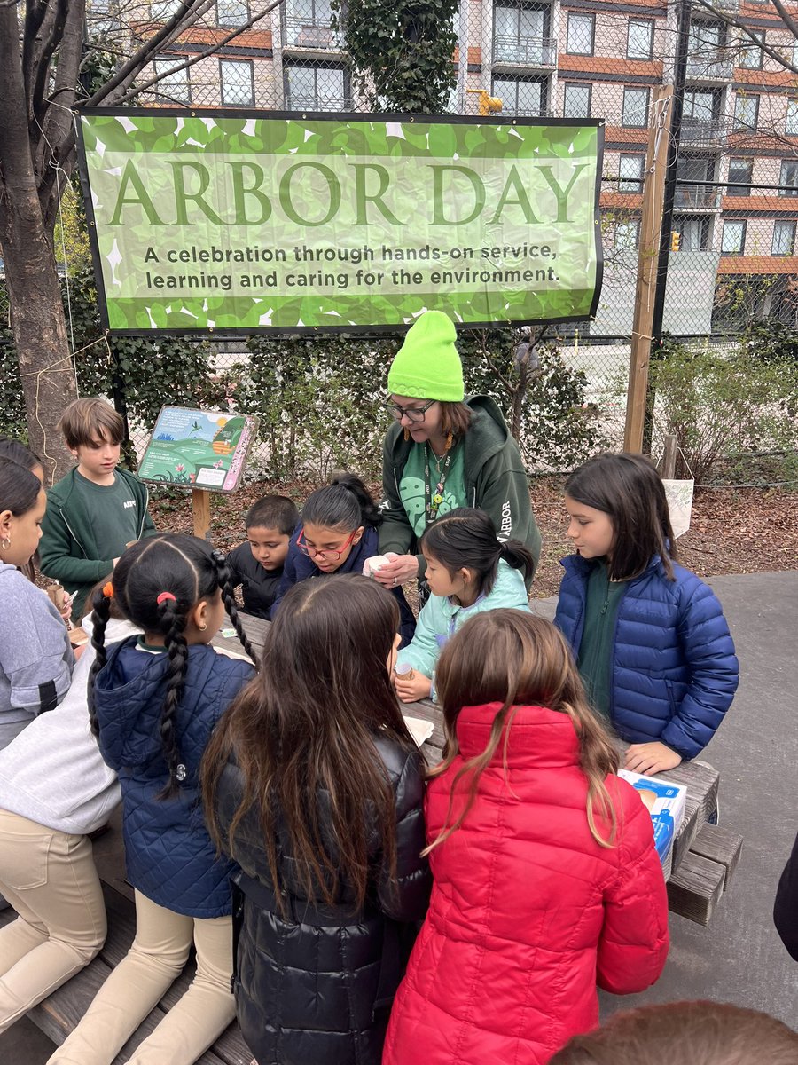 BrooklynArbor's tweet photo. Happy Arbor Day 🌲🌳 We celebrated before the break by planting, making healthy treats and learning how to sort our trash! https://t.co/sAEjO6oi2T