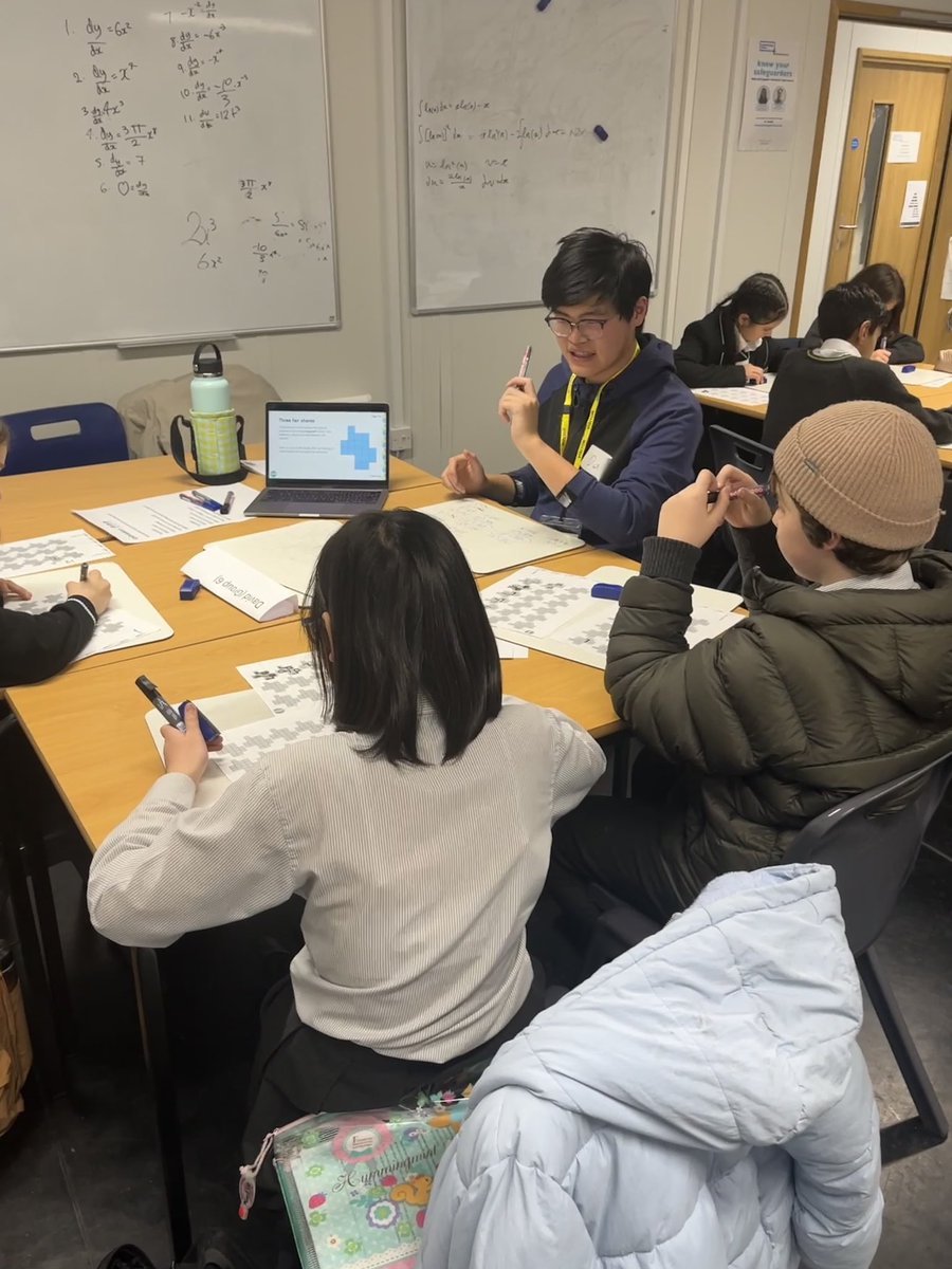 Some of our after school Axiom Maths students being mentored by undergraduates from Imperial College London. Make sure to keep an eye out for Outreach opportunities with ICLMS via our website! 📚📖📓 

➡️ 🔗iclms.ac.uk/introduction-t…