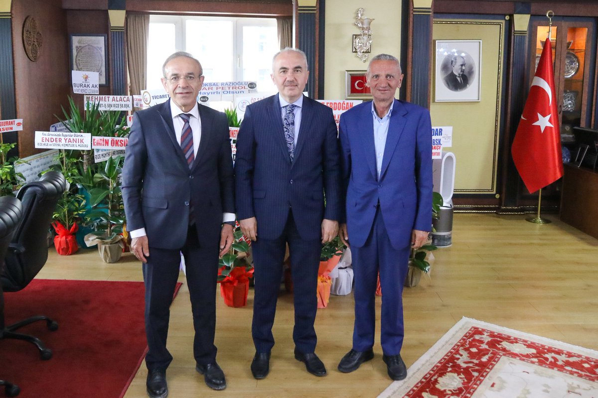 Rize esnaflarından Süleyman Memişoğlu ve Mustafa Ekşi’ye ziyaretlerinden dolayı teşekkür ederim.