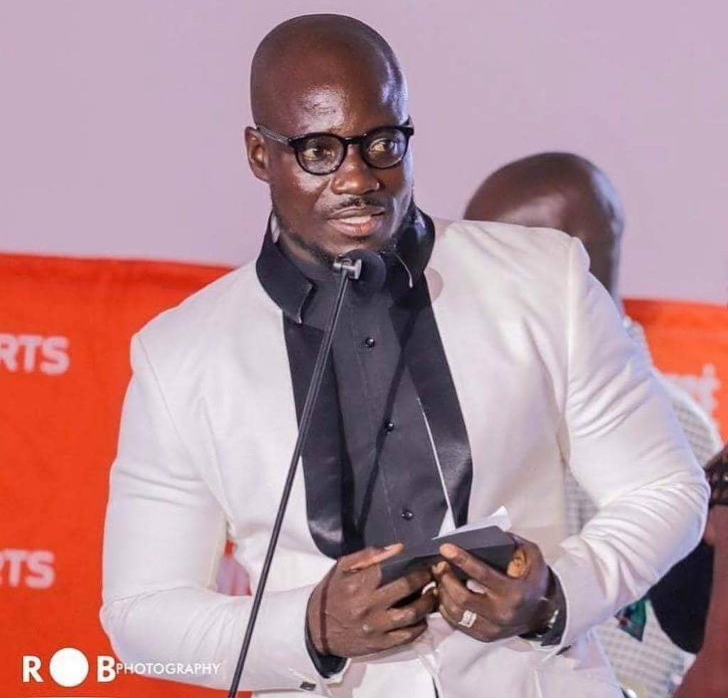 Stephen Appiah is contesting for the Ayawaso West parliamentary seat as an independent candidate Pressure on Dumelo and Maa Lydia 😂😂🤌