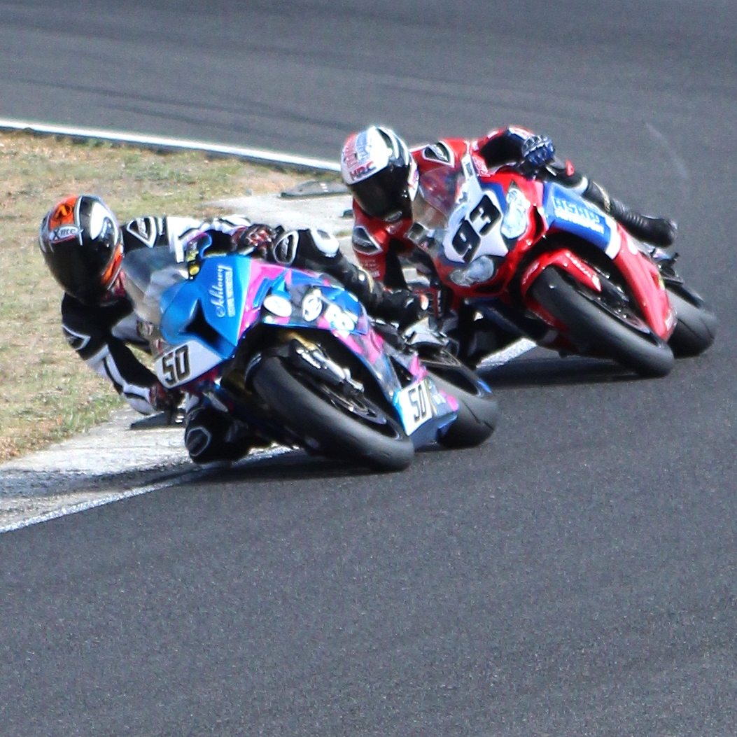 GET READY FOR A SUPERBIKE SHOWDOWN This weekend promises an epic confrontation at the sharp end of the SealPro Winelands Superbikes/SBK Challenge/Masters/600’s races at Round 3 of the Power Series presented by Lime Property Management in association with Smile 90.4 FM.
