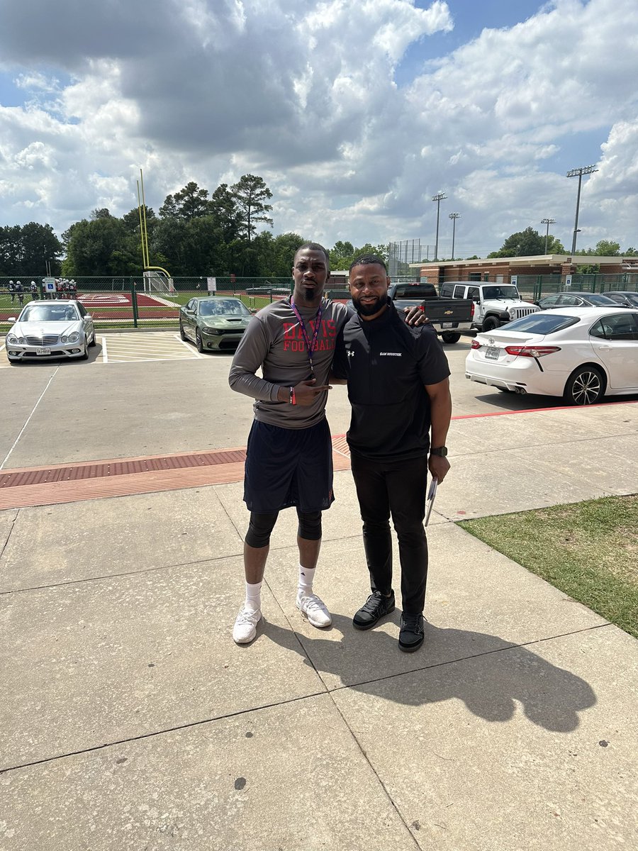 Shoutout to @coachcbuckner for stopping by Davis. We appreciate you!