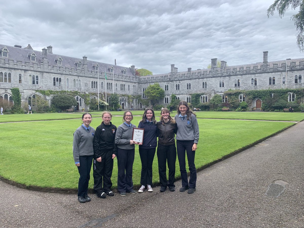 Well done to our TY students who came 2nd in UCC's PsychSlam competition today. @ucc @uccpsychsoc