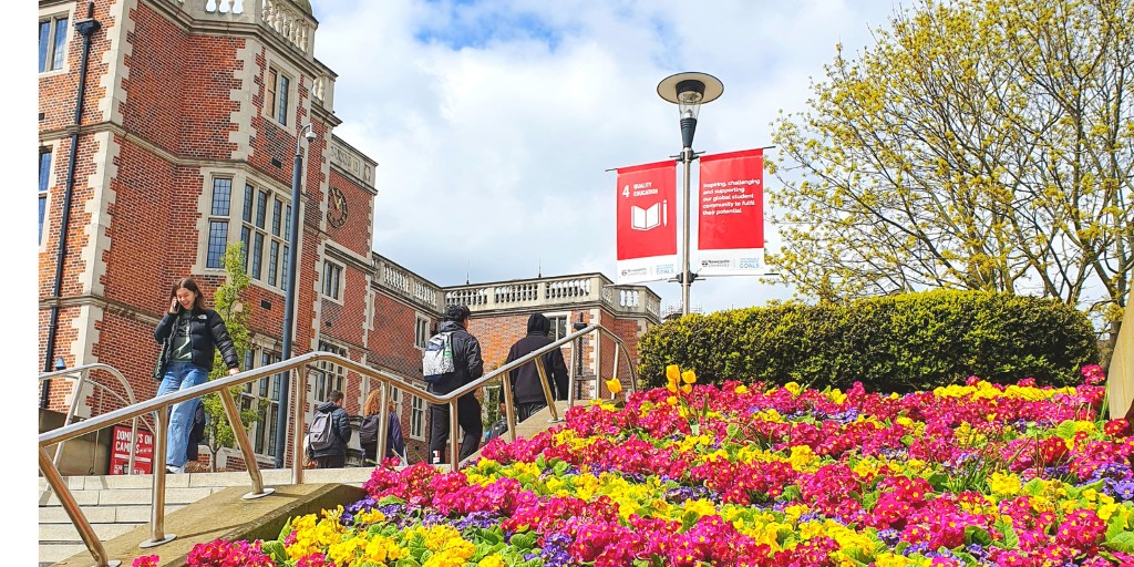 This #FeelgoodFriday we are happy spring is in the air and we have a spring in our step - everything is better under a blue sky! 🌼 @UniofNewcastle