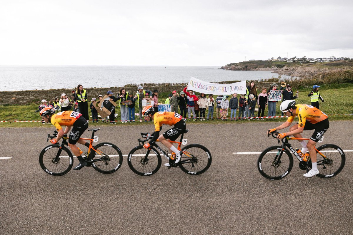 Deuxième étape de @tourdebretagne terminée ✅ Dillon Corkery prend aujourd'hui la 8ème place après le sprint du peloton, battu par l'échappée💥 📸 Tour de Bretagne