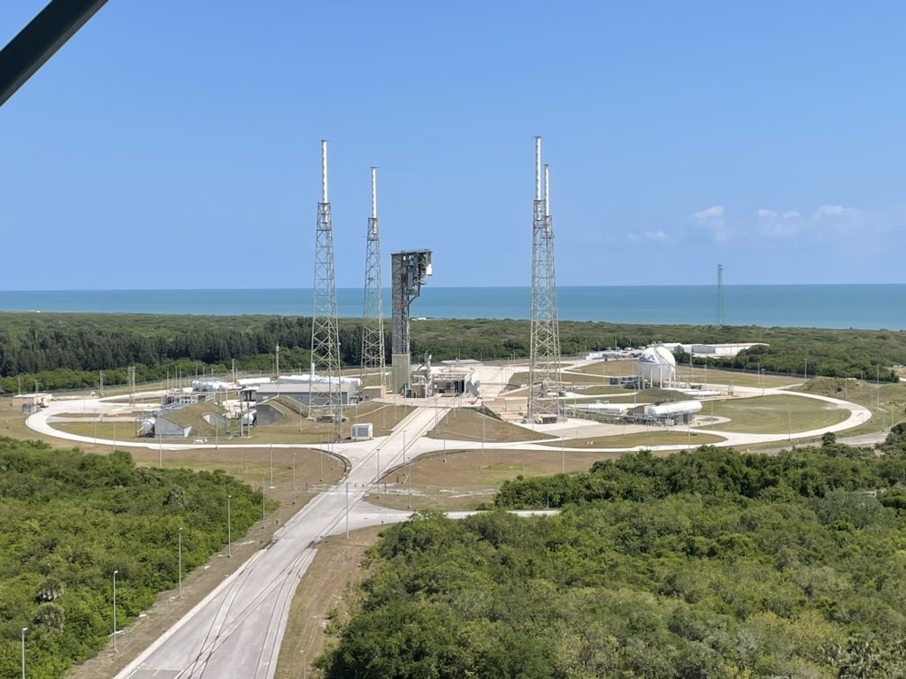 What is missing from this picture?  If you guessed #ULA’s #AtlasV you would be correct!   But soon! May 6th is around the corner. The small white rectangle near the top of the tower is the crew access arm at an oblique view- it is a bridge from the launch tower to the spacecraft!…