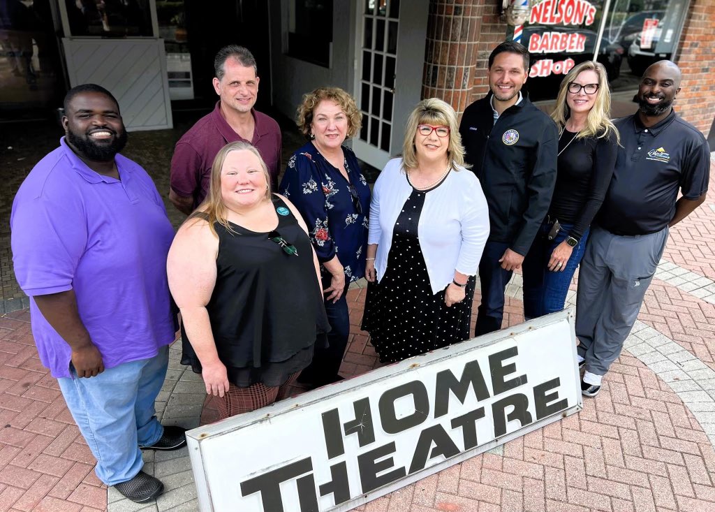 I was excited to join the team at @MainStZhills yesterday as they announced the acquisition of the historic downtown Home Theater building. The purchase was made possible through a state appropriation, which @RepMaggard and I were proud to help secure during the 2023 Legislative…