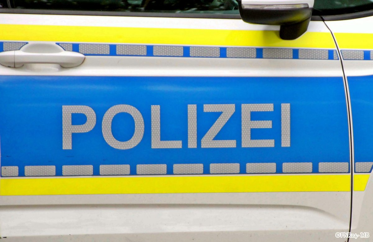 Mutmaßlichen Räuber gestellt: #Bernau b. Berlin  Am 26.04.2024 erreichte die Polizei gegen 05:30 Uhr die Meldung, dass ein Mann eine Tankstelle in der cityreport.pnr24-online.de/mutmasslichen-… #Blaulicht #LandkreisBarnim #Polizei #Barnim #Brandenburg