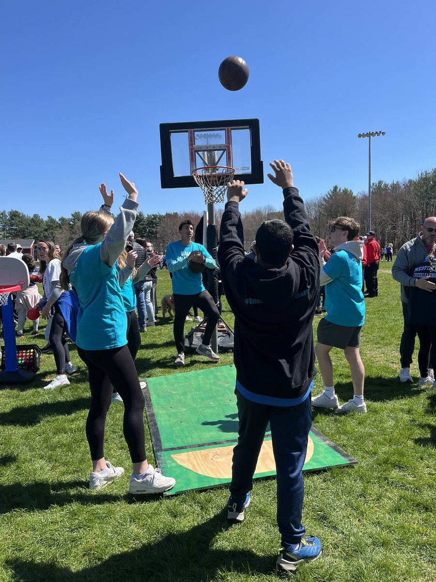 Perfect day for the 5-Town Special Olympics. Love seeing all of the smiles. @SpecialOlympics @BestBuddiesMARI @MrsLB107