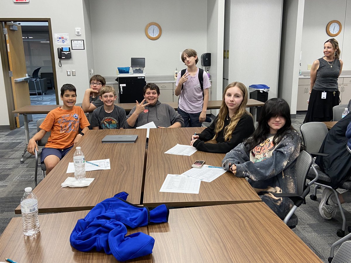 cstlibrary's tweet image. Such a celebration of BOOKS and middle school UNITY at our @olatheschools Trail Challenge Party yesterday! Thanks to these @CSTWildcatsMS students for their leadership!! #trailchallenge