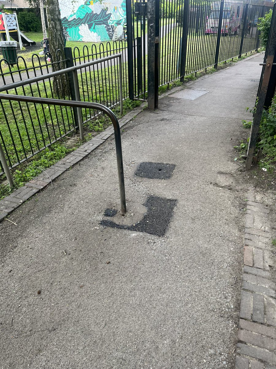 🎉🎉SUCCESS🎉🎉

Thank you Cllr Uzma Rasool @WFLabourParty for listening & ensuring action was taken so quickly (11 days after I raised it) to remove the chicane barrier that was not adequately spaced & thus causing accessibility issues

📍Sidmouth Park

#AccessibleStreets🧑‍🦽🧑‍🦼🧑‍🦯