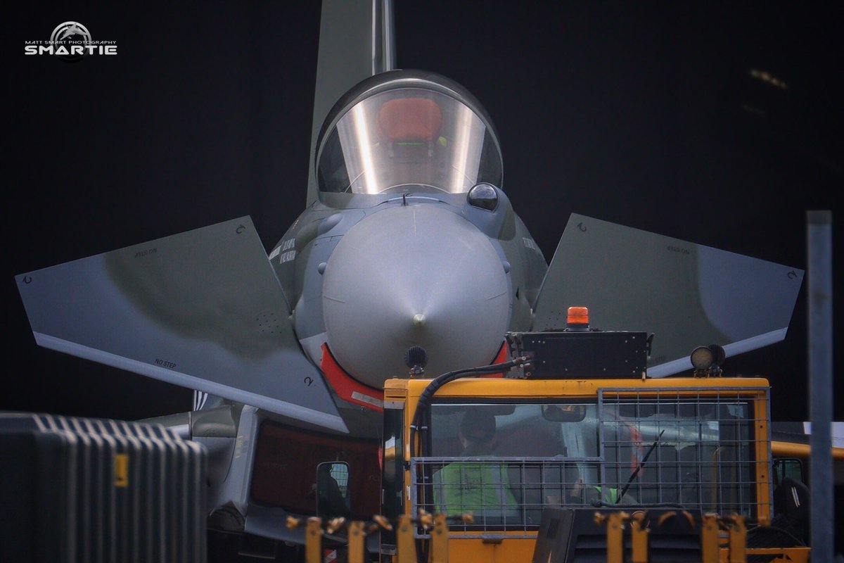 #Phoonfriday Some different photos of MOG being pushed into the @RAFConingsby hanger

@ThePhotoHour #avgeek #aviation #aviationphotography @ConingsbyUk @BAESystemsAir