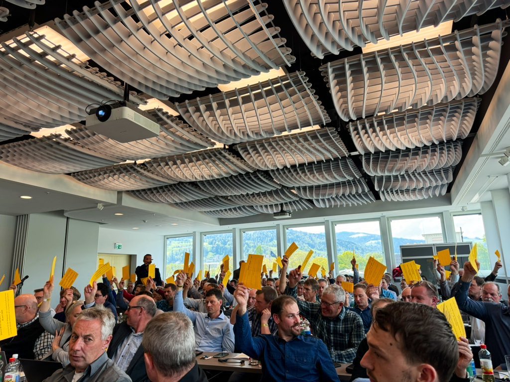Hannah von Ballmoos-Hofer (@hannahhofer7) on Twitter photo Der <a href="/sbv/">Schweizer Bauernverband</a> hat heute mit grosser Mehrheit die Ja-Parole zum <a href="/stromgesetzja/">Ja zum Stromgesetz</a> gefasst.
sbv-usp.ch/de/agrarpoliti… Der <a href="/sbv/">Schweizer Bauernverband</a> hat heute mit grosser Mehrheit die Ja-Parole zum <a href="/stromgesetzja/">Ja zum Stromgesetz</a> gefasst.
sbv-usp.ch/de/agrarpoliti…